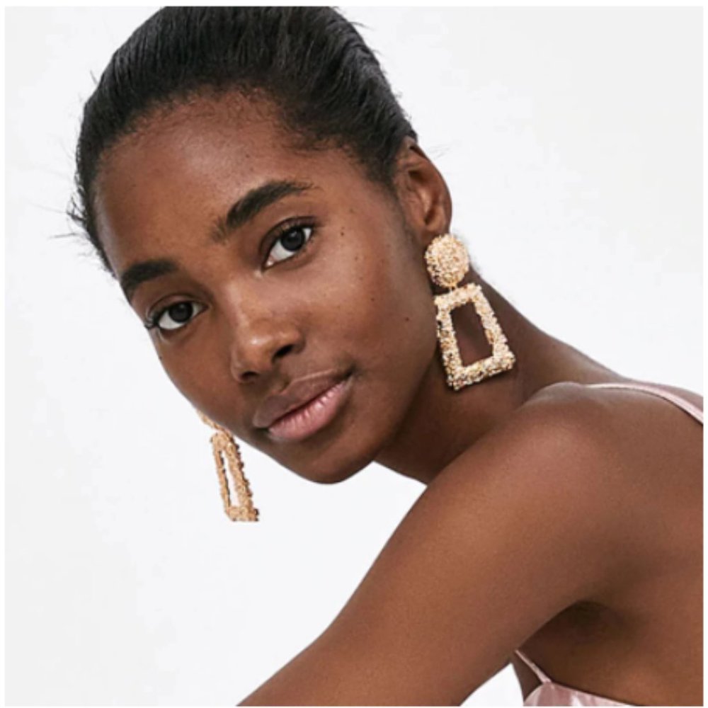 “Alice” Geometric Circle/Rectangle Hoop Earring - Picture 5 of 9
